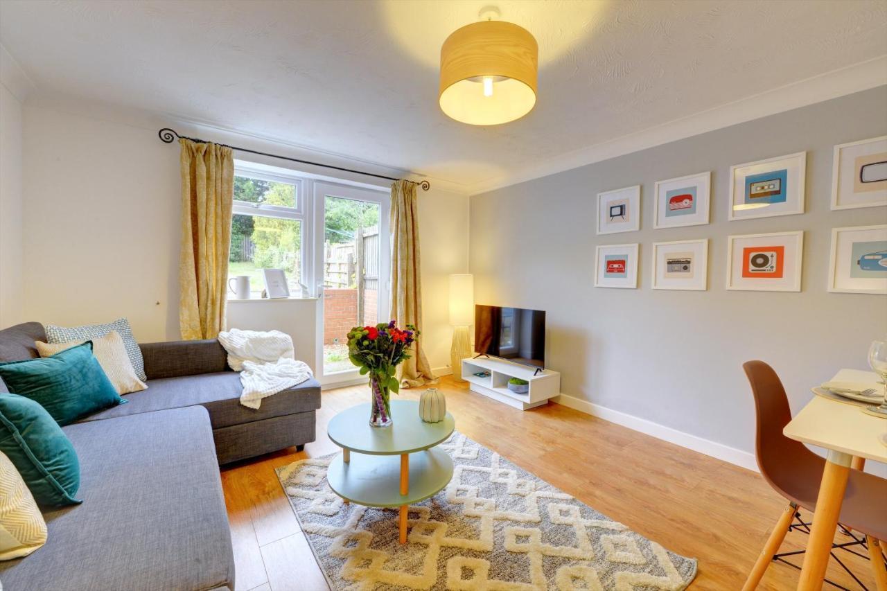 Modern 2 Bed House Sleeps 6 Southam Town Centre - Inspire Homes Ltd Bagian luar foto
