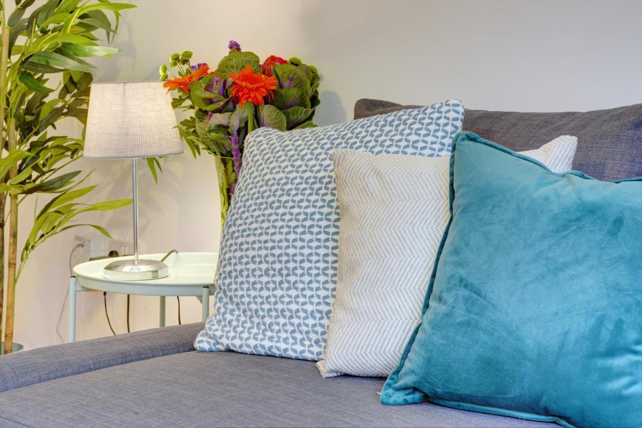 Modern 2 Bed House Sleeps 6 Southam Town Centre - Inspire Homes Ltd Bagian luar foto